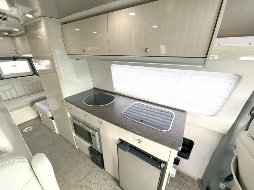 2013 Airstream Interstate EXT Lounge | Photo 8 of 20