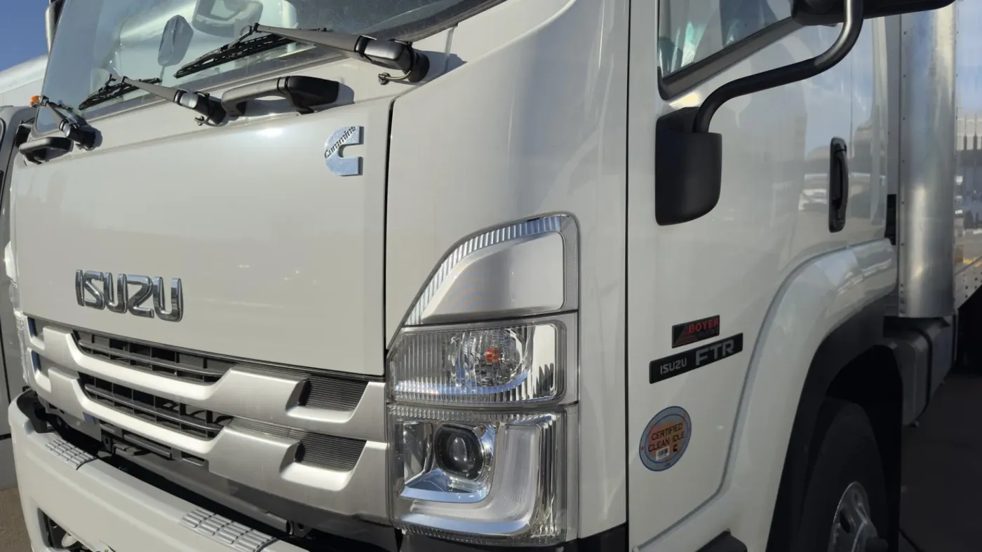 2025 Isuzu FTR | Photo 4 of 18