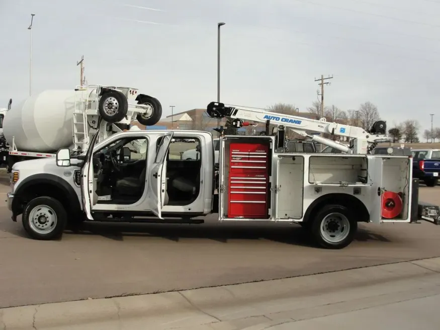 2019 Ford Super Duty F-550 XL | Photo 8 of 14