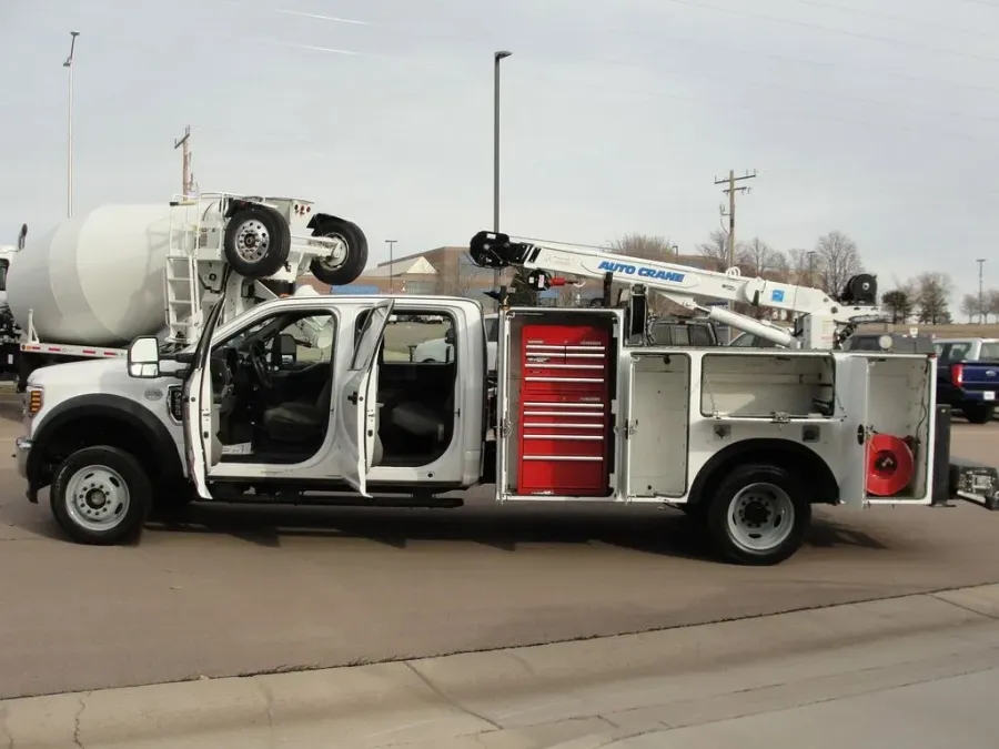 2019 Ford Super Duty F-550 XL | Photo 8 of 14