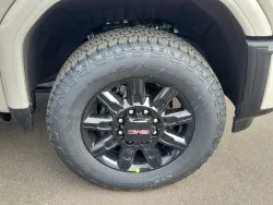 2026 GMC Sierra 2500HD AT4 | Thumbnail Photo 6 of 23