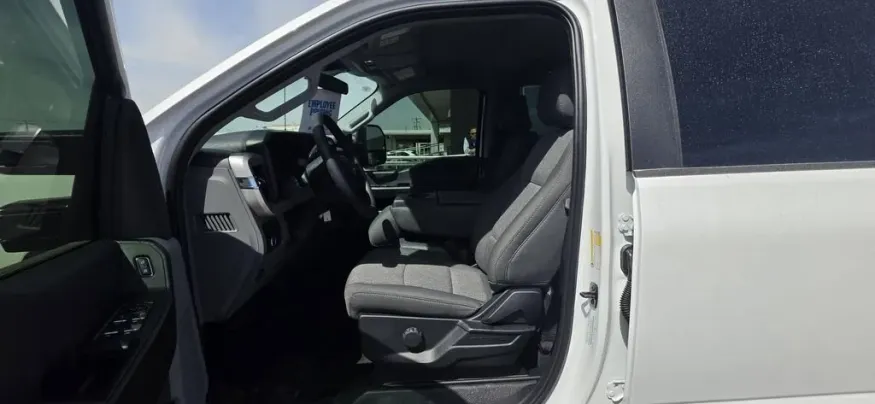 2026 Ford Super Duty F-250 | Photo 13 of 28