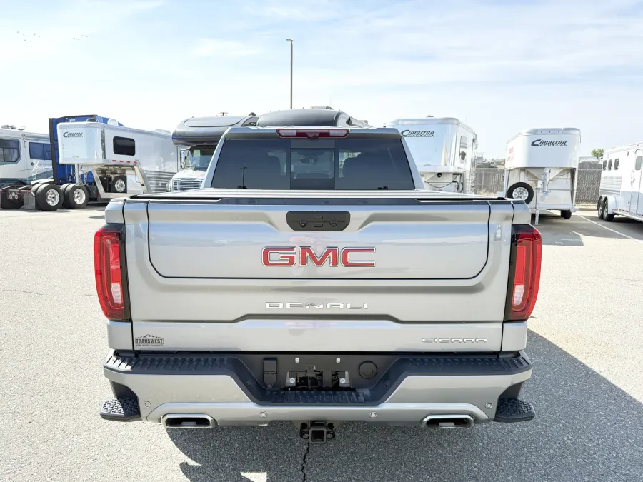 2024 GMC Sierra 1500 Denali | Photo 14 of 24
