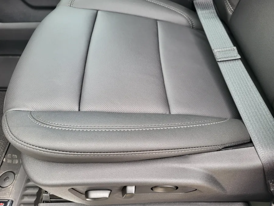 2026 GMC Sierra 1500 SLT | Photo 20 of 26