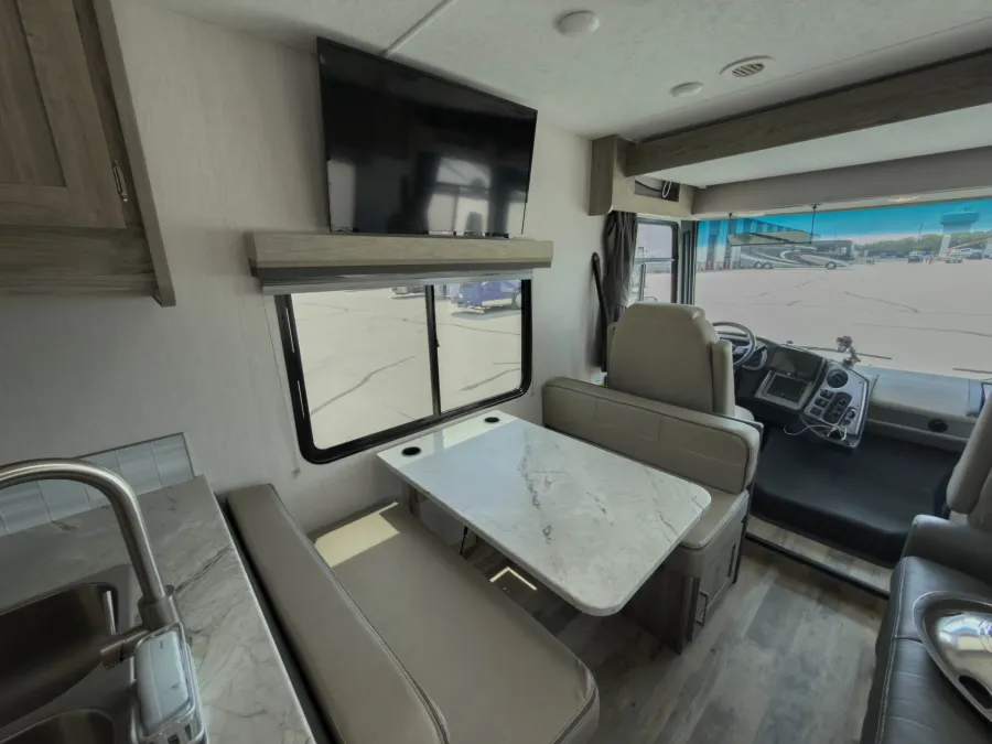 2021 Coachmen Pursuit 27XPS | Photo 8 of 17