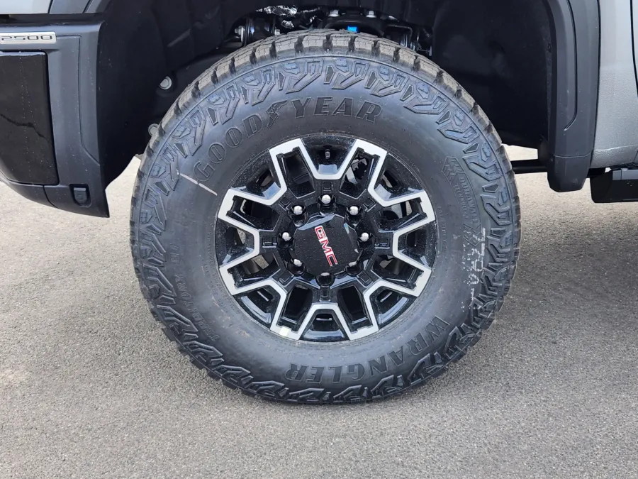 2026 GMC Sierra 2500HD AT4X | Photo 6 of 24