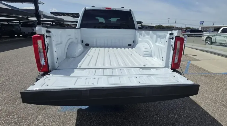 2026 Ford Super Duty F-250 | Photo 8 of 28