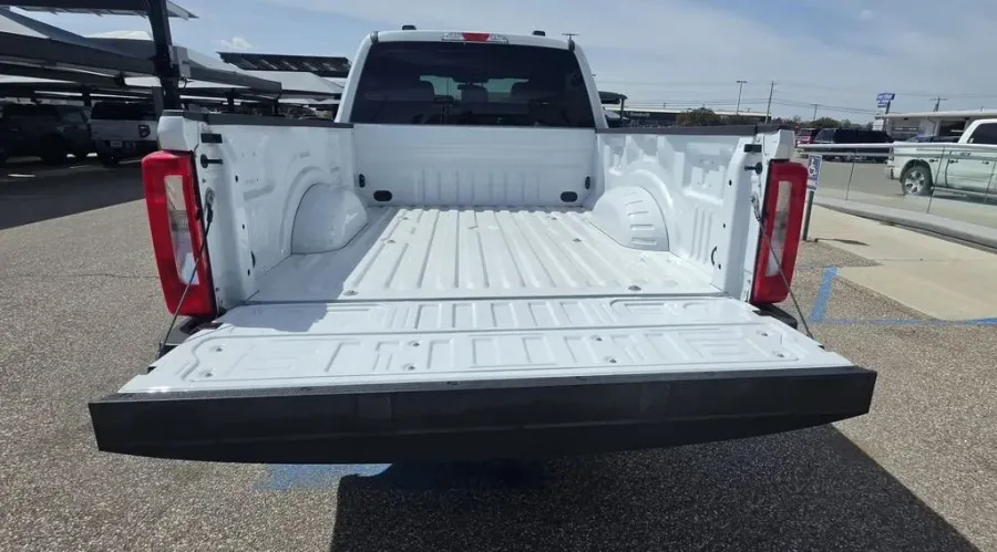 2026 Ford Super Duty F-250 | Photo 8 of 28