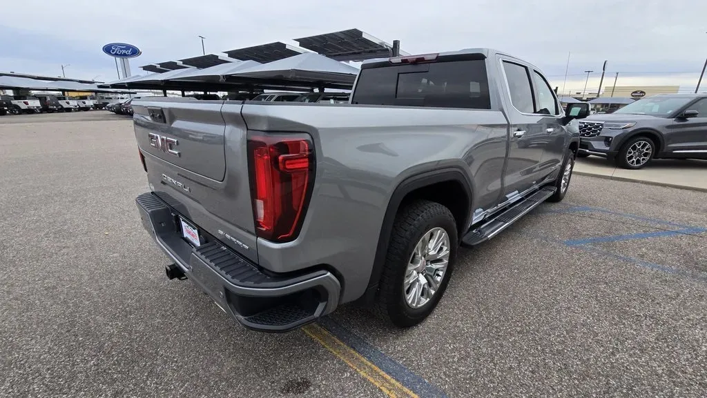 2023 GMC Sierra 1500 | Photo 5 of 31