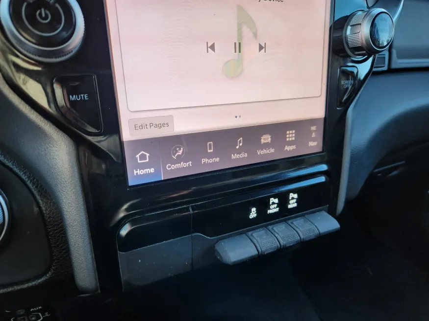 2025 RAM 1500 Laramie | Photo 26 of 28