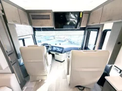 2026 Newmar Mountain Aire 4118 | Thumbnail Photo 6 of 31