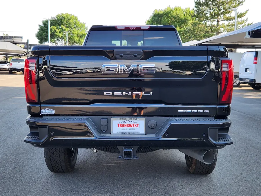 2025 GMC Sierra 2500HD Denali Ultimate | Photo 12 of 30
