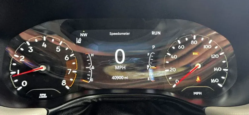 2024 Jeep Compass | Photo 17 of 29