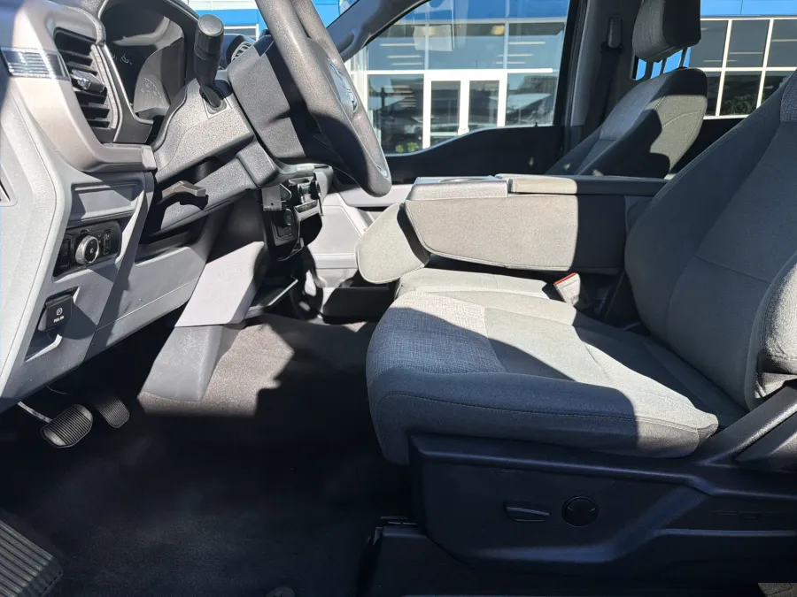 2023 Ford F-150 XL | Photo 12 of 18