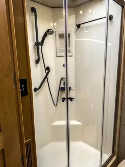 2023 Tiffin Allegro Red 33AA | Thumbnail Photo 20 of 25