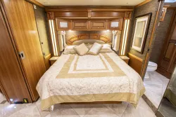 2015 Newmar Dutch Star 4018 | Thumbnail Photo 23 of 32