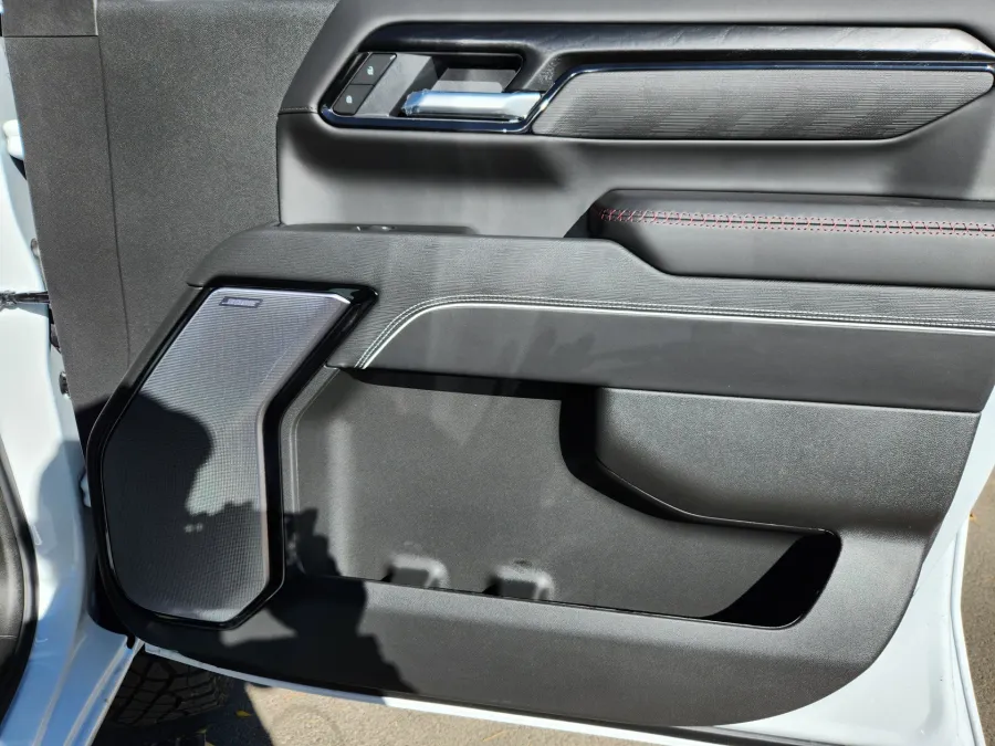 2026 GMC Sierra 2500HD AT4X | Photo 16 of 30