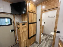 2023 Sundowner Krawler 2286 KM | Thumbnail Photo 20 of 25