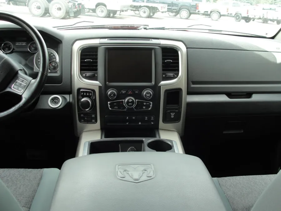 2015 RAM 1500 | Photo 12 of 17