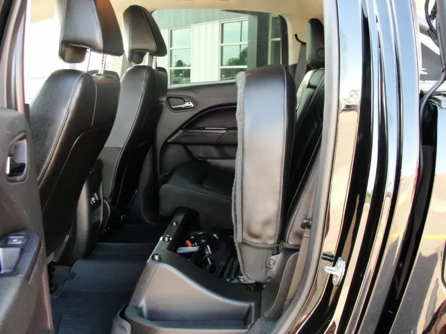 2020 Chevrolet Colorado | Photo 9 of 12