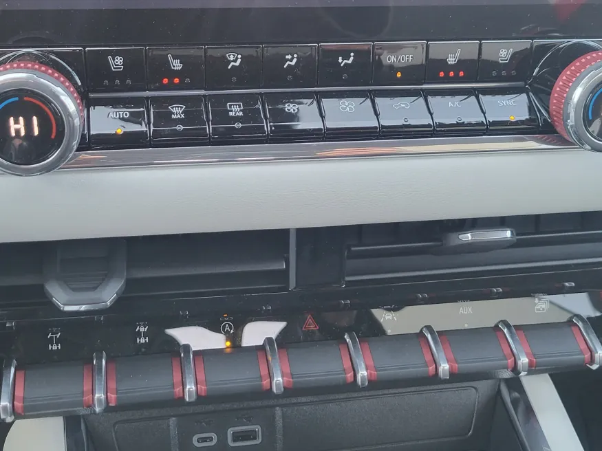 2026 GMC Canyon 4WD AT4X | Photo 16 of 25