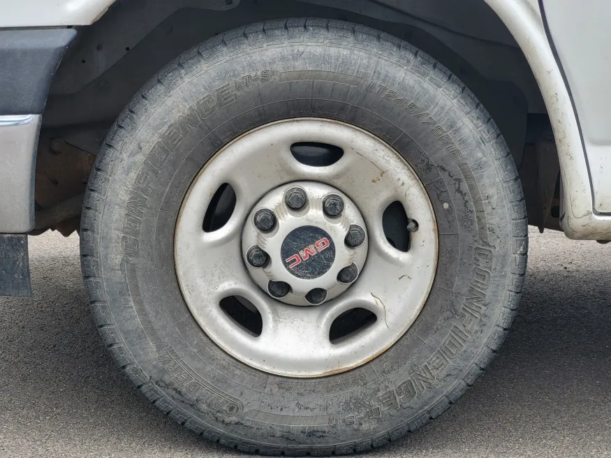 2020 GMC Savana Commercial Cutaway CUTWAY | Photo 9 of 20