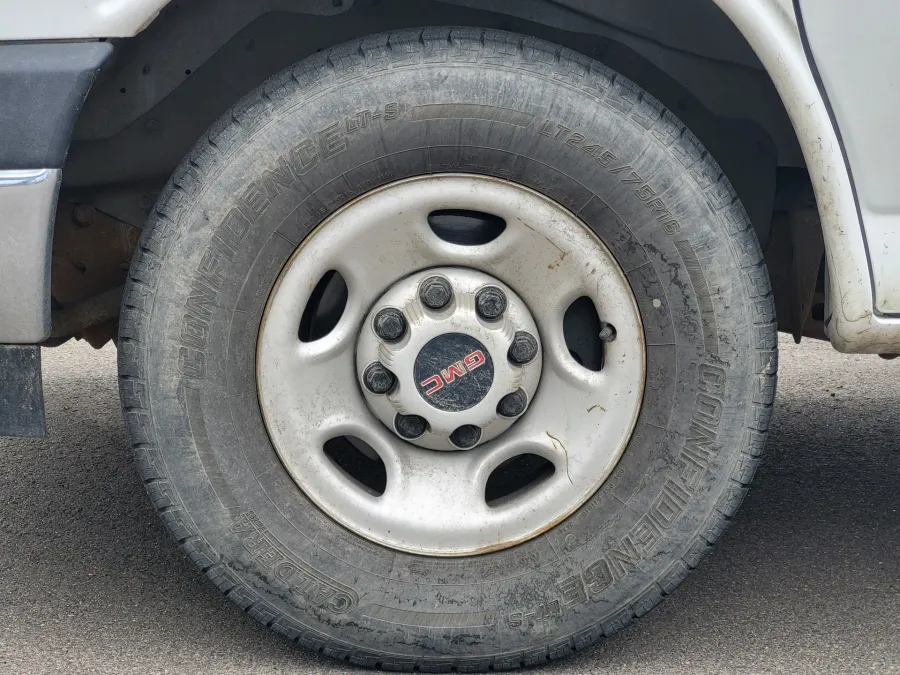 2020 GMC Savana Commercial Cutaway CUTWAY | Photo 9 of 20