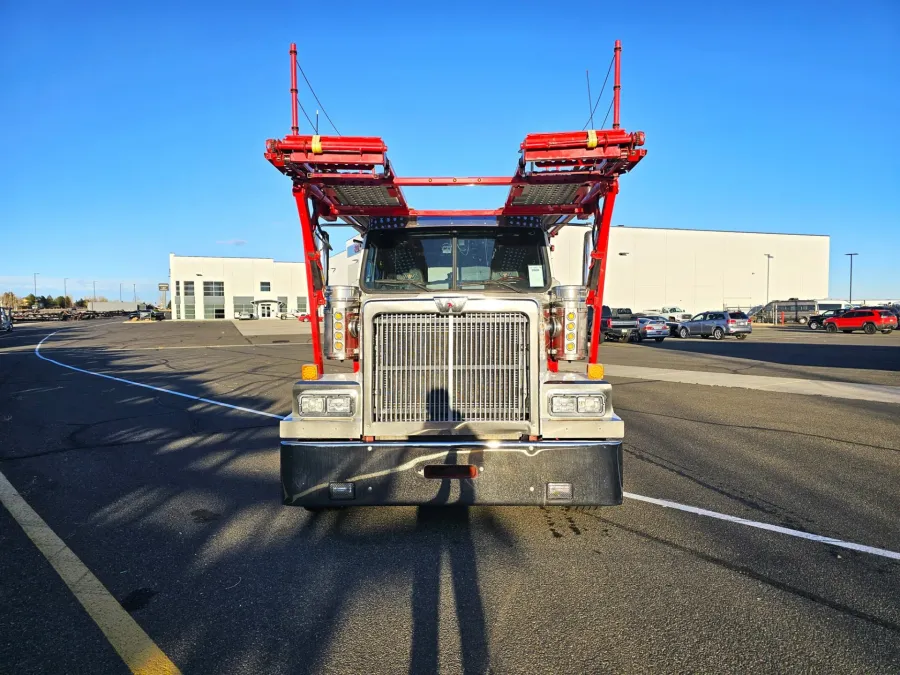 2019 Western Star 4900 | Photo 2 of 34