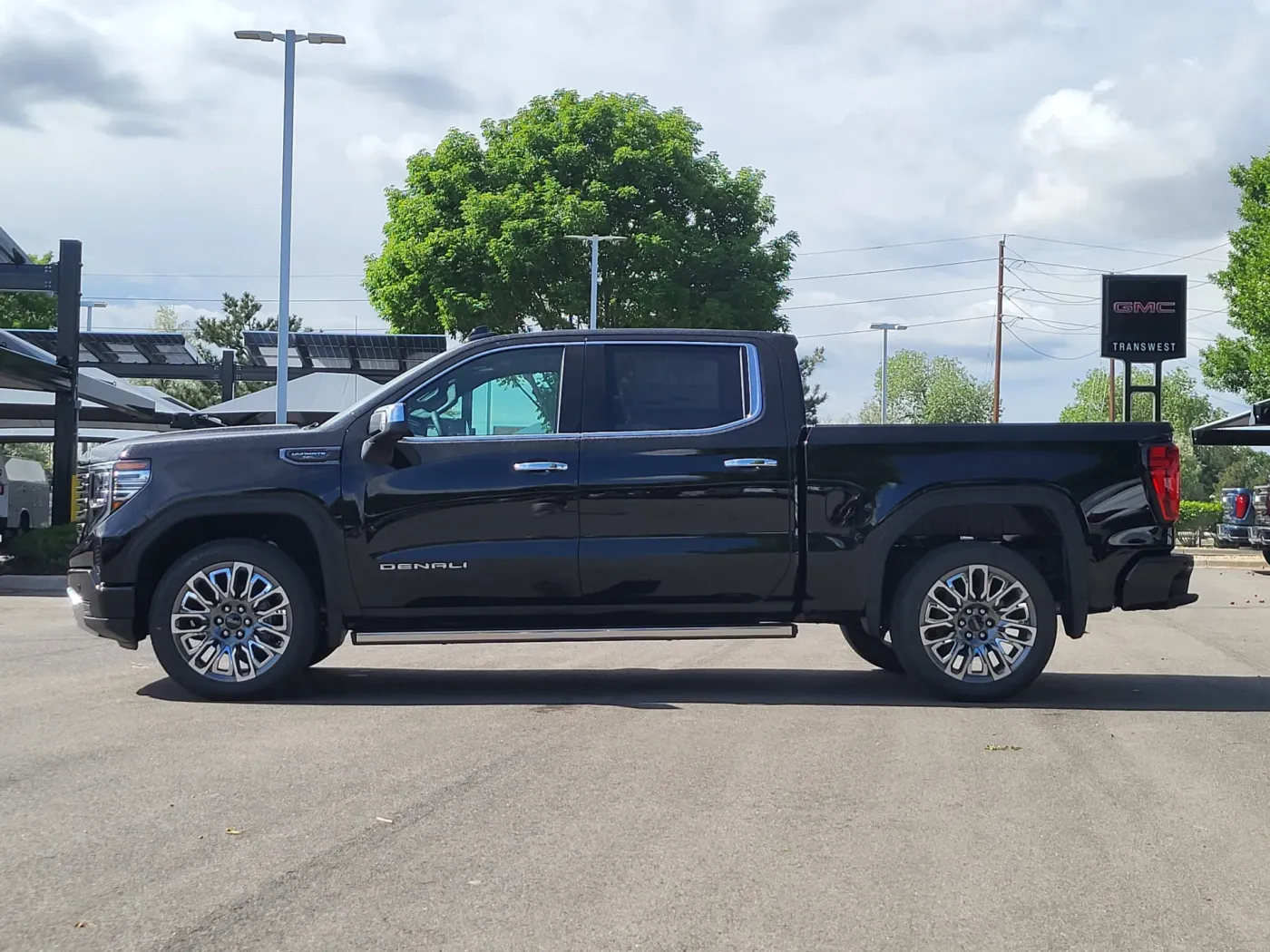 2026 GMC Sierra 1500 Denali Ultimate | Photo 3 of 26