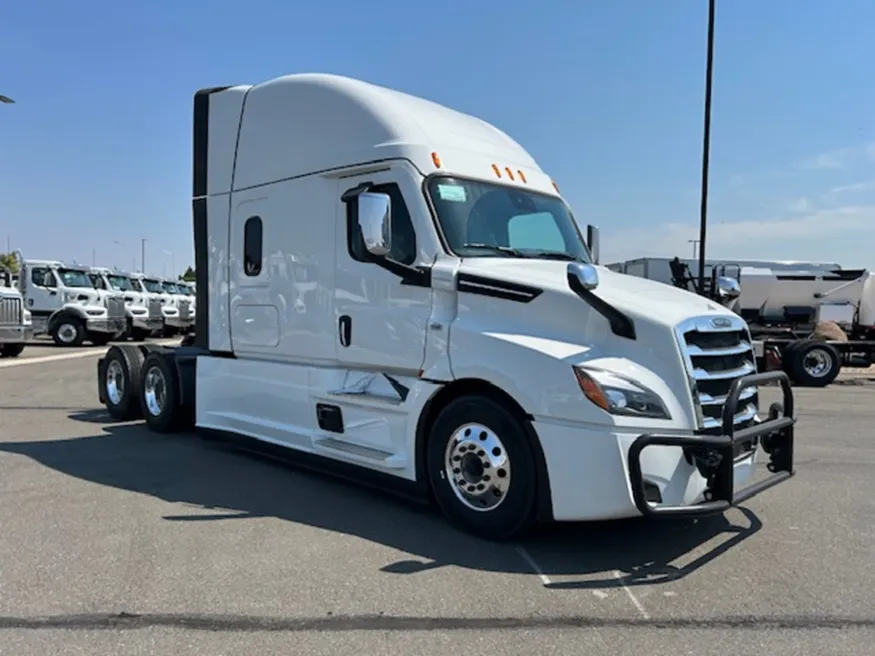 2026 Freightliner Cascadia 126 | Photo 5 of 18