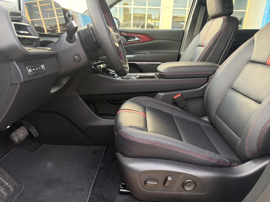 2026 Chevrolet Traverse AWD RS | Photo 17 of 23