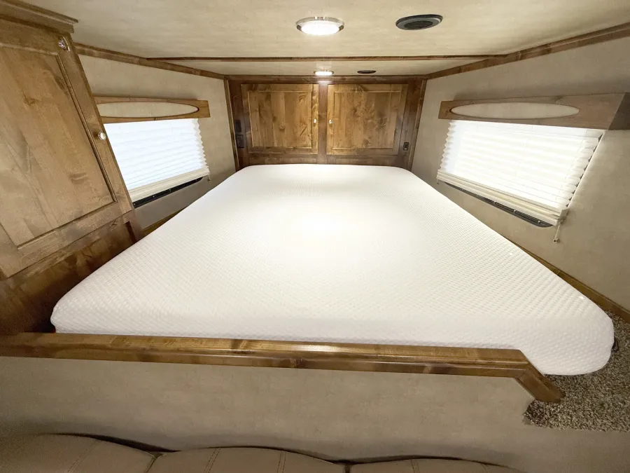 2026 Logan Coach Select 814 Stock Combo | Photo 6 of 25