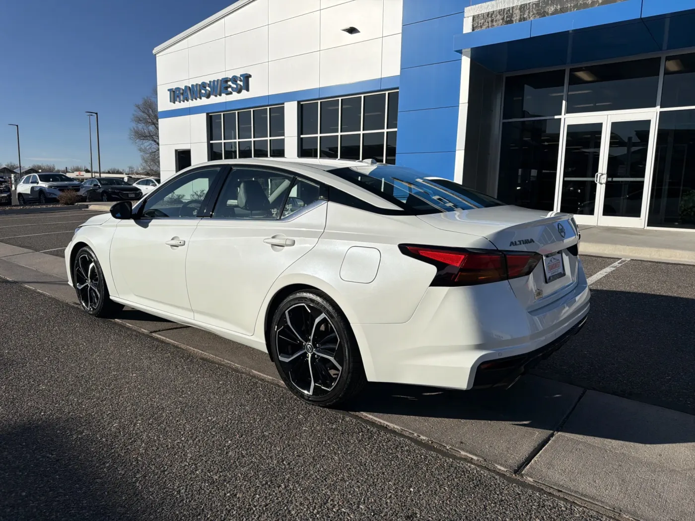 2024 Nissan Altima 2.5 SR | Photo 2 of 19