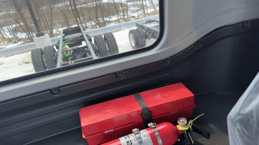 2025 Isuzu FVR | Photo 16 of 17