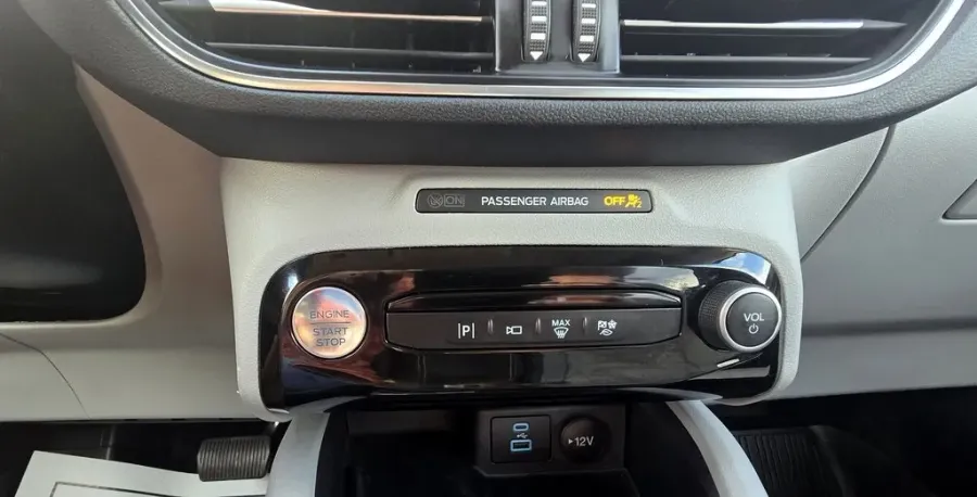 2023 Ford Escape | Photo 25 of 35