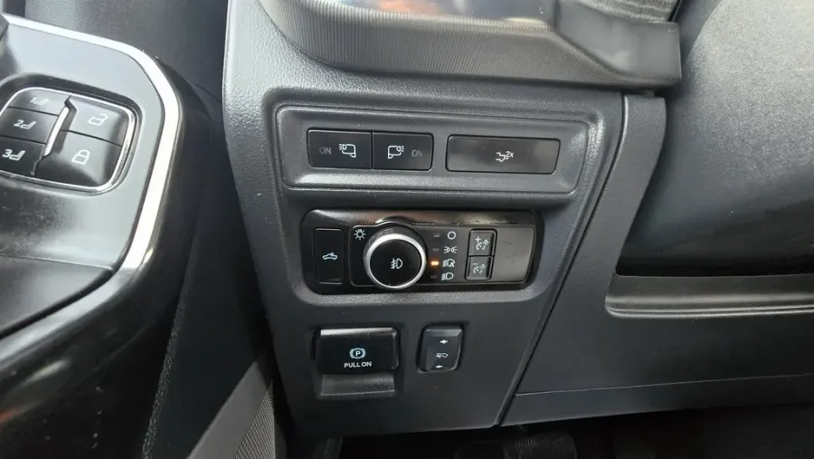 2023 Ford F-150 | Photo 17 of 34