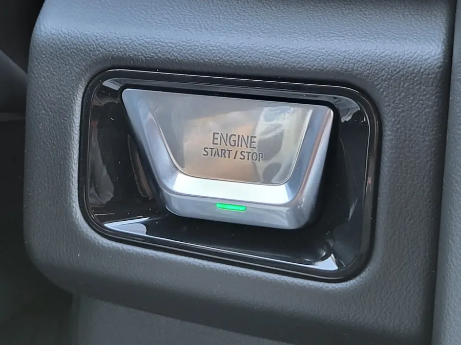 2026 GMC Yukon XL Elevation | Photo 17 of 27