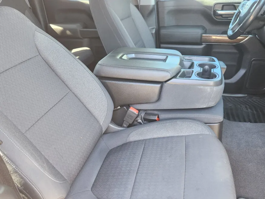 2020 Chevrolet Silverado 1500 LT | Photo 12 of 24