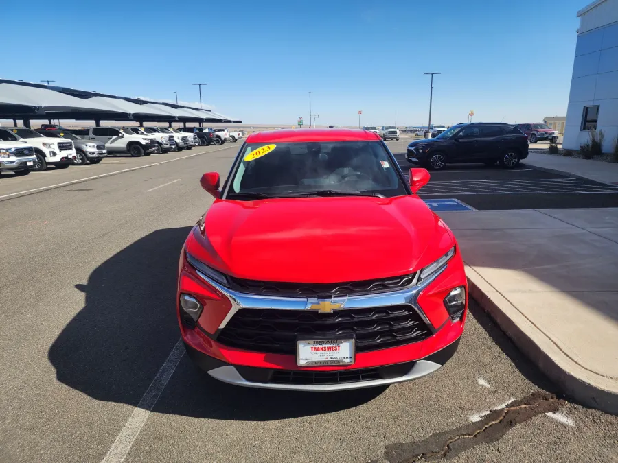 2023 Chevrolet Blazer LT | Photo 2 of 24