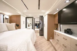 2026 Emerald Luxury Coaches Prevost H3-45 Triple Slide | Thumbnail Photo 17 of 23