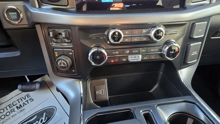 2025 Ford F-150 | Photo 16 of 24