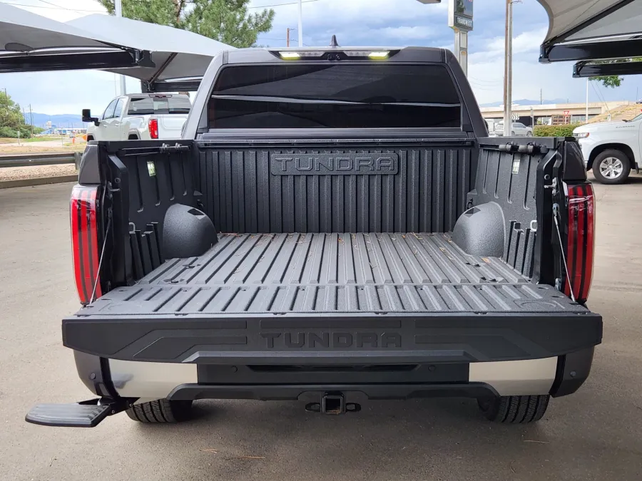 2024 Toyota Tundra 4WD Capstone Hybrid | Photo 15 of 30