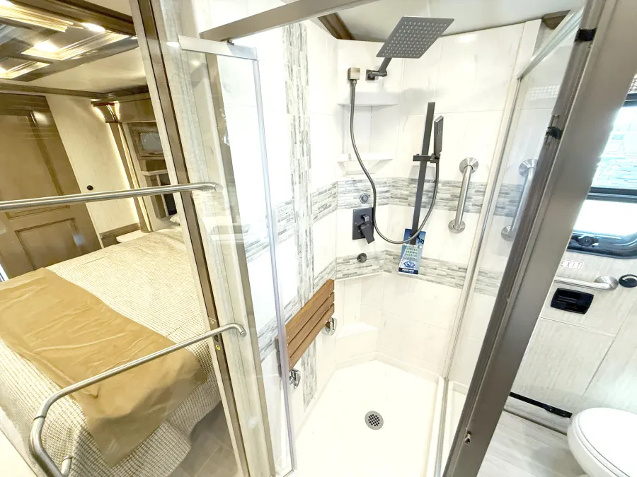 2026 Newmar Dutch Star 4081 | Photo 16 of 32