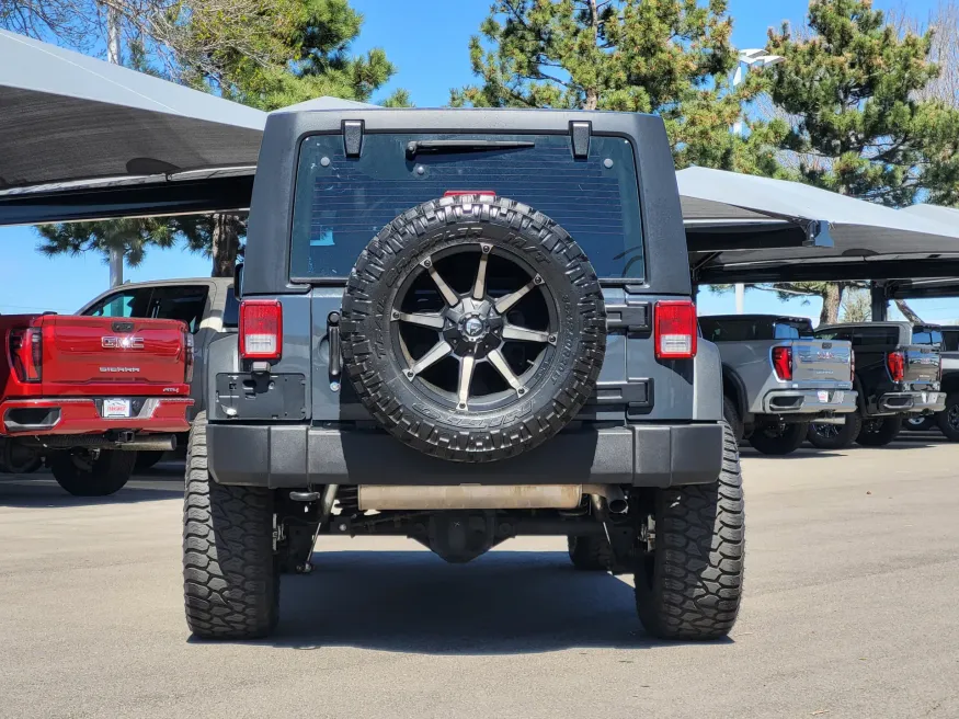 2016 Jeep Wrangler Unlimited | Photo 5 of 23