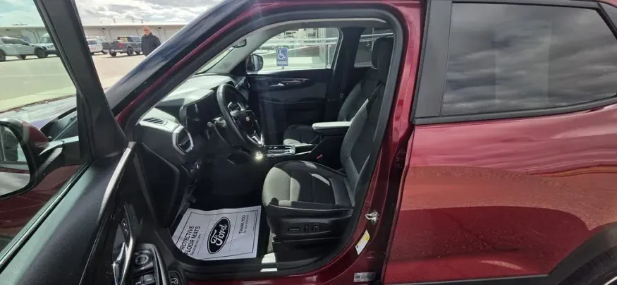 2024 Chevrolet Trailblazer | Photo 14 of 29