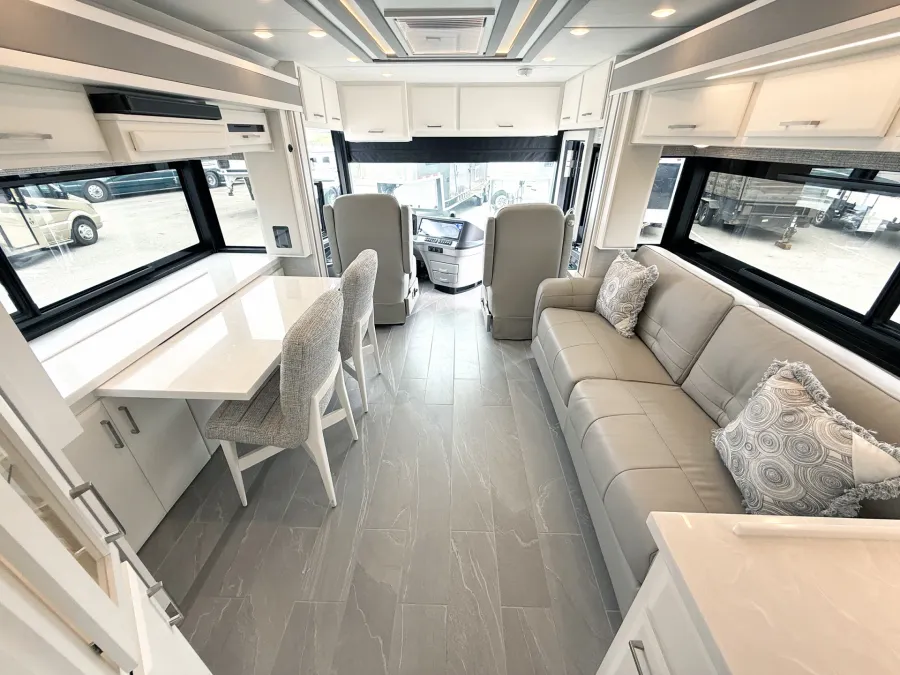 2026 Newmar New Aire 3545 | Photo 4 of 5