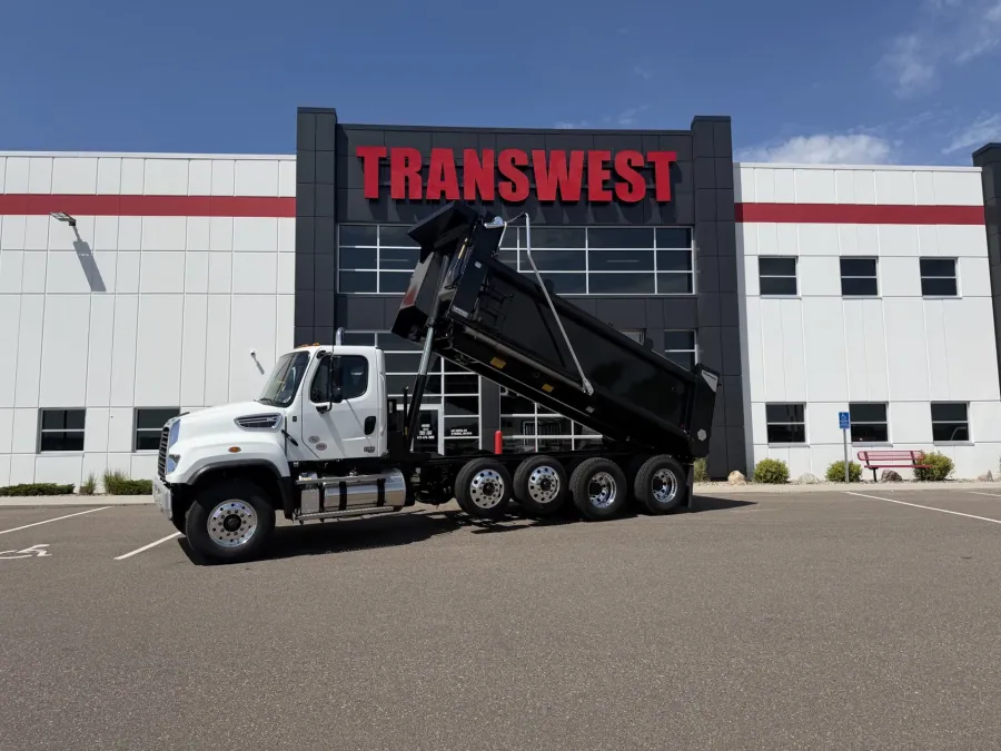 2027 Freightliner 114SD | Photo 1 of 12