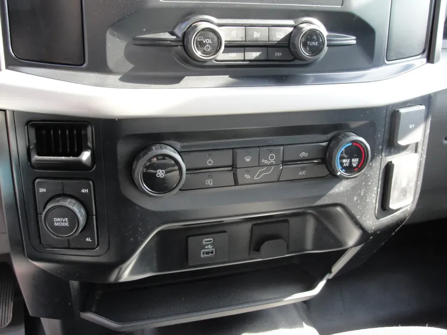 2022 Ford F-150 | Photo 8 of 11