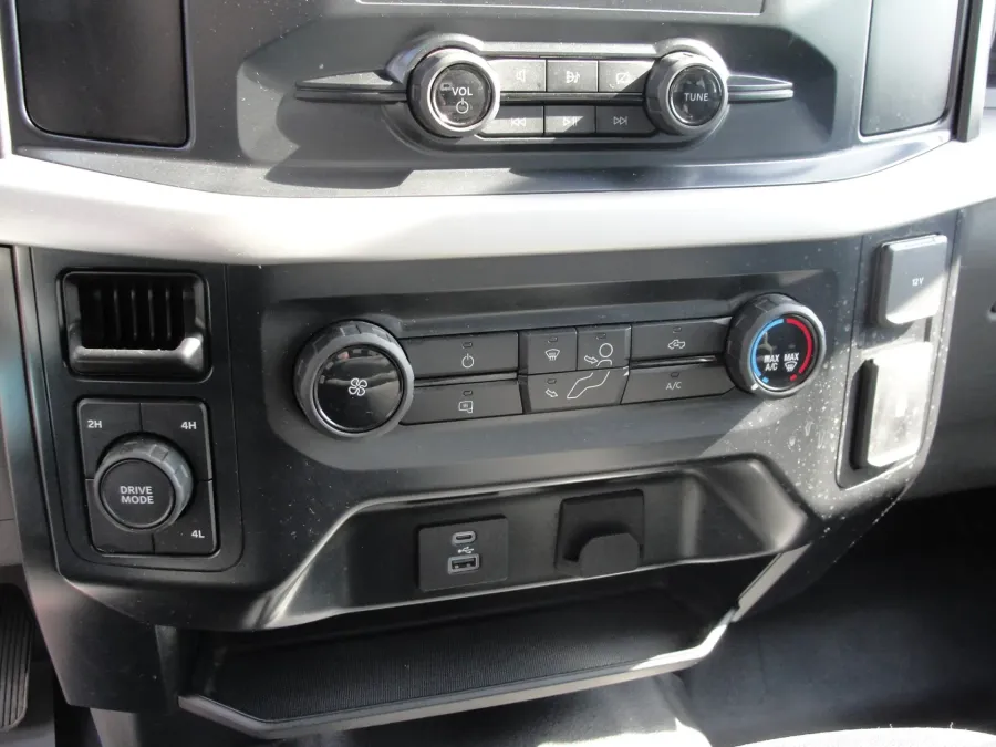 2022 Ford F-150 | Photo 8 of 11