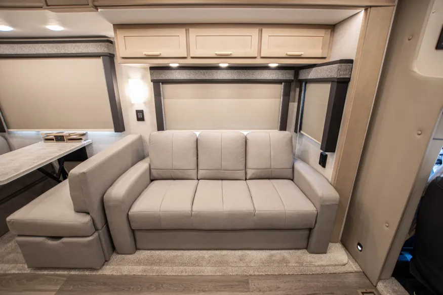 2026 Renegade Valencia 39BB | Photo 11 of 22